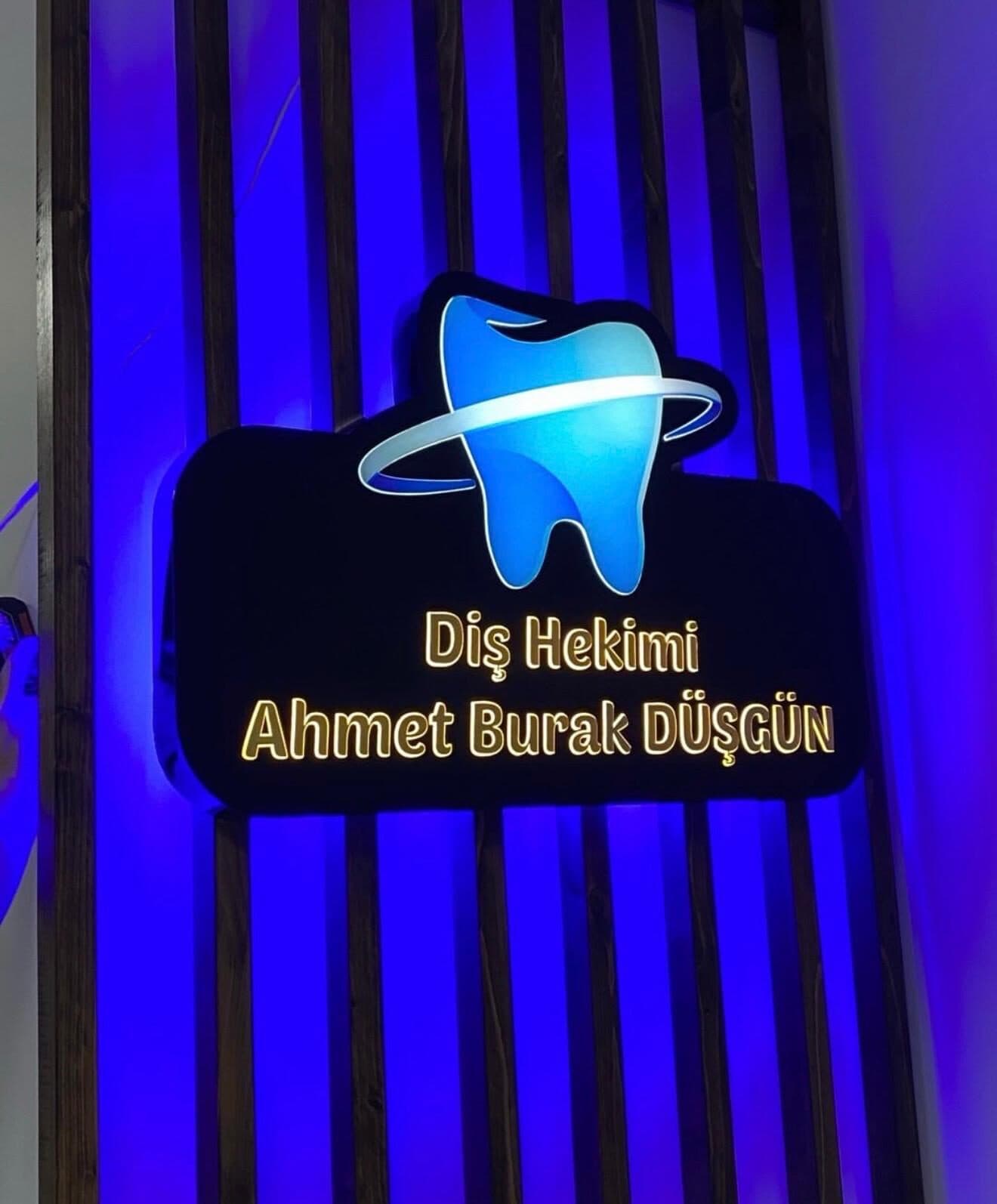 Dt. Ahmet Burak Düşgün — Işıklı Pano — Klinik & Sağlık tabela